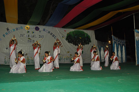 Welcome Dance by the Senior Section Girls