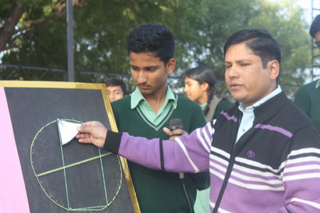 Mr. Suresh Negi explaining the arcs